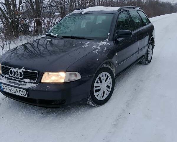 Фиолетовый Ауди А4, объемом двигателя 1.78 л и пробегом 400 тыс. км за 2800 $, фото 1 на Automoto.ua