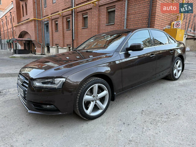 Коричневый Ауди А4, объемом двигателя 1.8 л и пробегом 111 тыс. км за 12800 $, фото 1 на Automoto.ua
