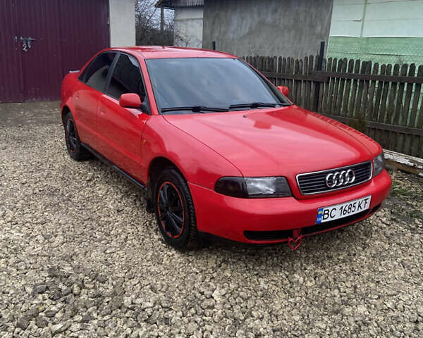 Червоний Ауді А4, об'ємом двигуна 1.6 л та пробігом 300 тис. км за 2999 $, фото 1 на Automoto.ua