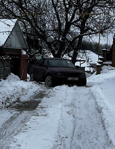 Червоний Ауді А4, об'ємом двигуна 1.6 л та пробігом 333 тис. км за 3000 $, фото 1 на Automoto.ua