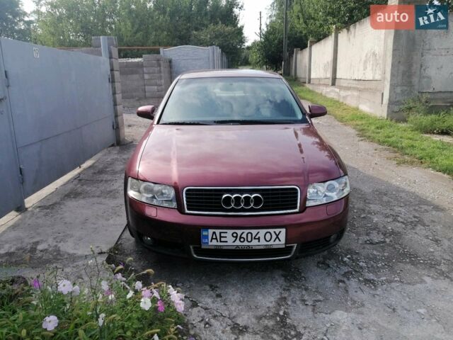Красный Ауди А4, объемом двигателя 2 л и пробегом 400 тыс. км за 5000 $, фото 1 на Automoto.ua