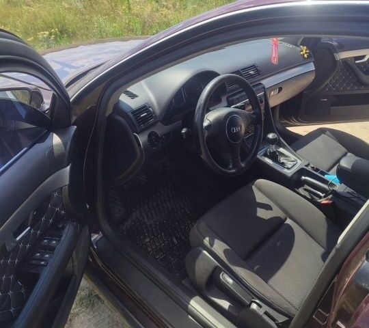 Червоний Ауді А4, об'ємом двигуна 1.8 л та пробігом 215 тис. км за 4800 $, фото 1 на Automoto.ua