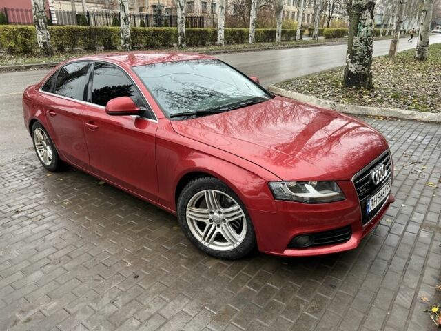 Красный Ауди А4, объемом двигателя 3.2 л и пробегом 201 тыс. км за 8500 $, фото 1 на Automoto.ua