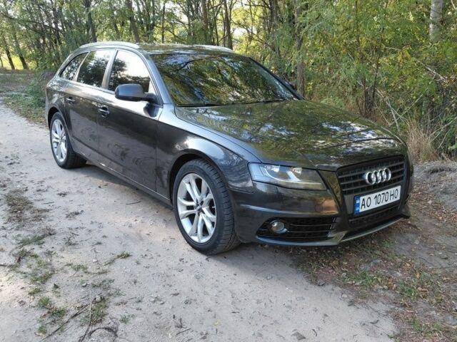 Червоний Ауді А4, об'ємом двигуна 2 л та пробігом 325 тис. км за 10551 $, фото 1 на Automoto.ua