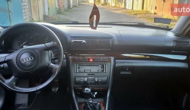 Ауди А4, объемом двигателя 1.9 л и пробегом 370 тыс. км за 4500 $, фото 1 на Automoto.ua