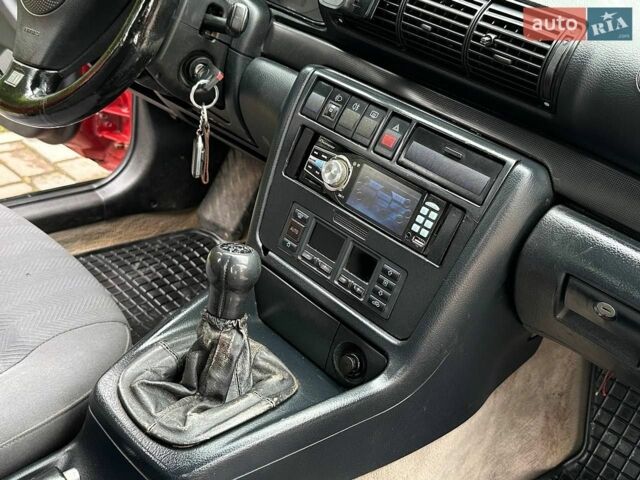 Ауди А4, объемом двигателя 1.8 л и пробегом 228 тыс. км за 2750 $, фото 1 на Automoto.ua