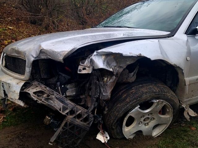 Ауді А4, об'ємом двигуна 2.4 л та пробігом 384 тис. км за 1000 $, фото 1 на Automoto.ua