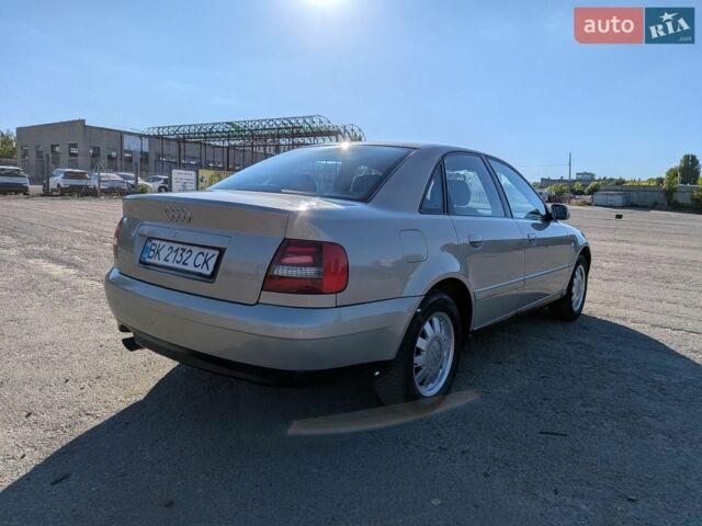 Ауди А4, объемом двигателя 1.6 л и пробегом 254 тыс. км за 3777 $, фото 1 на Automoto.ua