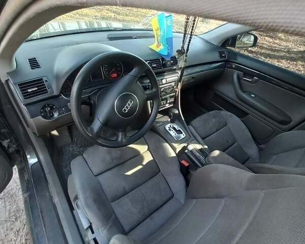 Ауди А4, объемом двигателя 2 л и пробегом 300 тыс. км за 2750 $, фото 1 на Automoto.ua