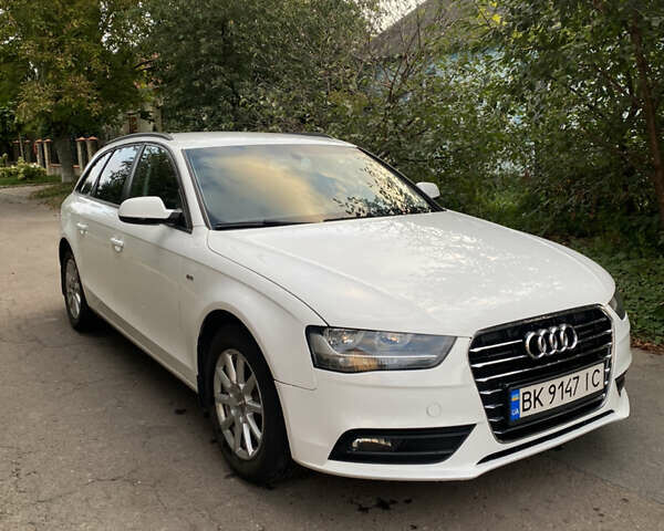 Ауди А4 2014 в Ровно на Automoto.ua Ауди А4, объемом двигателя 1.97 л и пробегом 290 тыс. км за 11500 $, фото 1 на Automoto.ua