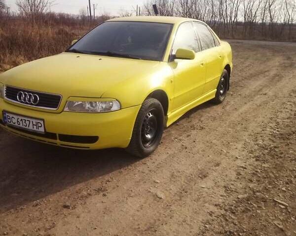 Жовтий Ауді А4, об'ємом двигуна 1.9 л та пробігом 264 тис. км за 3650 $, фото 1 на Automoto.ua