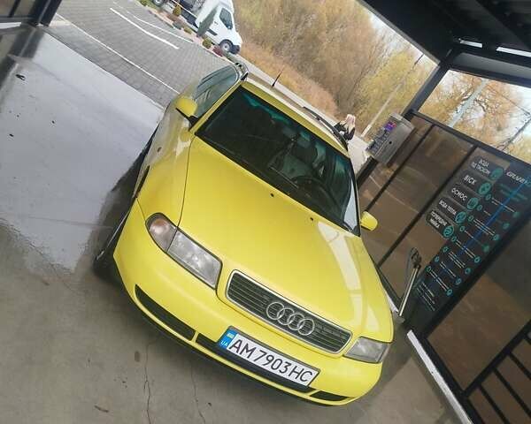 Жовтий Ауді А4, об'ємом двигуна 1.8 л та пробігом 200 тис. км за 2500 $, фото 1 на Automoto.ua