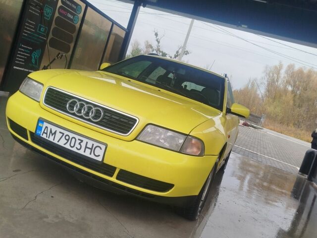 Желтый Ауди А4, объемом двигателя 1.8 л и пробегом 200 тыс. км за 2500 $, фото 1 на Automoto.ua