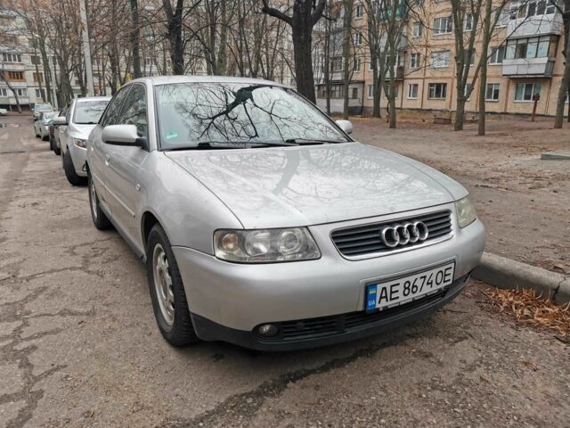 Сірий Ауді А4, об'ємом двигуна 1.6 л та пробігом 224 тис. км за 4500 $, фото 1 на Automoto.ua