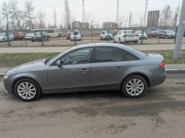 Сірий Ауді А4, об'ємом двигуна 2 л та пробігом 194 тис. км за 9400 $, фото 1 на Automoto.ua