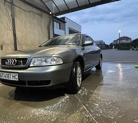 Сірий Ауді А4, об'ємом двигуна 1.6 л та пробігом 170 тис. км за 2700 $, фото 1 на Automoto.ua