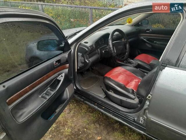 Серый Ауди А4, объемом двигателя 1.78 л и пробегом 335 тыс. км за 2700 $, фото 1 на Automoto.ua