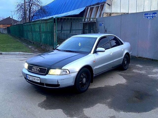 Сірий Ауді А4, об'ємом двигуна 2.6 л та пробігом 250 тис. км за 2200 $, фото 1 на Automoto.ua