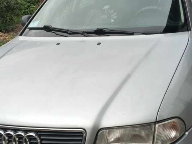 Сірий Ауді А4, об'ємом двигуна 1.6 л та пробігом 380 тис. км за 2000 $, фото 1 на Automoto.ua