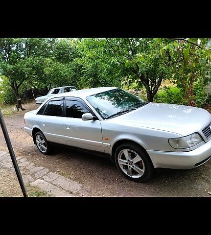 Сірий Ауді А4, об'ємом двигуна 2.5 л та пробігом 0 тис. км за 3800 $, фото 1 на Automoto.ua