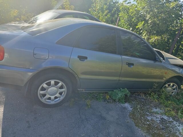 Серый Ауди А4, объемом двигателя 0 л и пробегом 1 тыс. км за 1500 $, фото 1 на Automoto.ua
