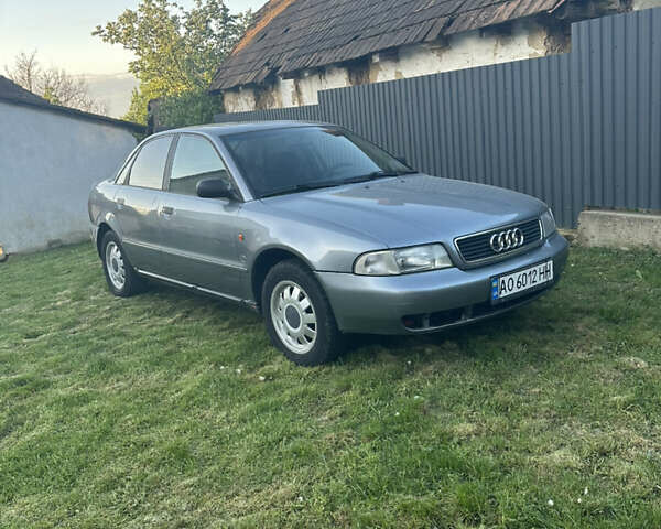 Серый Ауди А4, объемом двигателя 1.6 л и пробегом 291 тыс. км за 3200 $, фото 1 на Automoto.ua