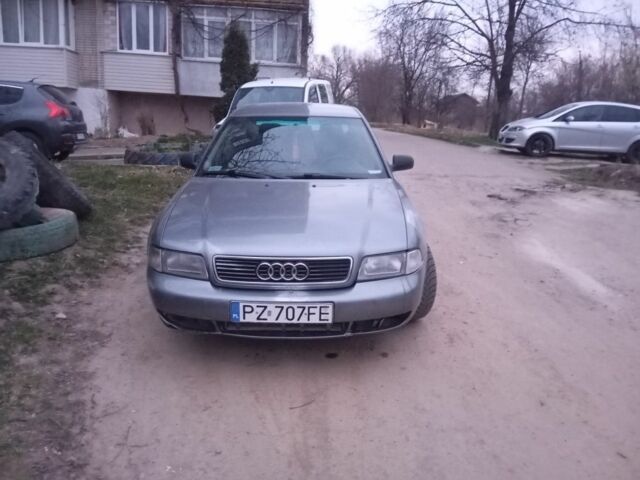 Серый Ауди А4, объемом двигателя 2 л и пробегом 304 тыс. км за 900 $, фото 1 на Automoto.ua