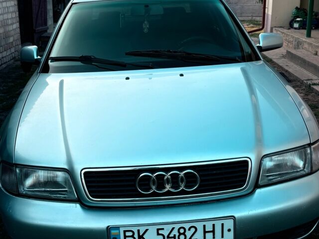 Сірий Ауді А4, об'ємом двигуна 1.8 л та пробігом 370 тис. км за 2300 $, фото 1 на Automoto.ua