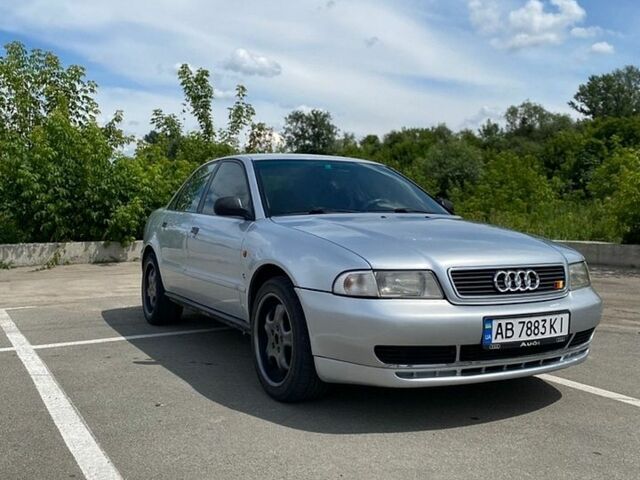 Сірий Ауді А4, об'ємом двигуна 1.6 л та пробігом 359 тис. км за 3300 $, фото 1 на Automoto.ua
