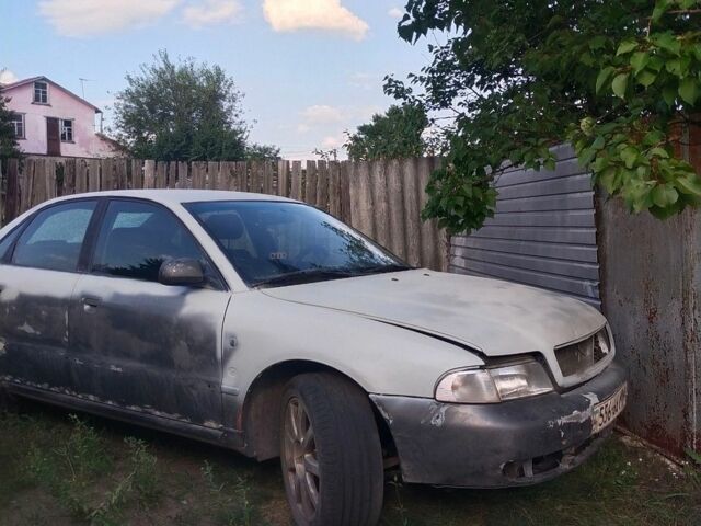 Сірий Ауді А4, об'ємом двигуна 1.8 л та пробігом 270 тис. км за 1300 $, фото 1 на Automoto.ua
