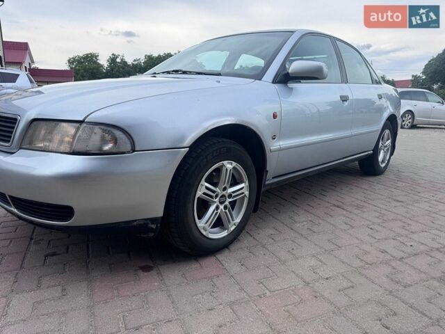 Сірий Ауді А4, об'ємом двигуна 1.8 л та пробігом 365 тис. км за 2600 $, фото 1 на Automoto.ua