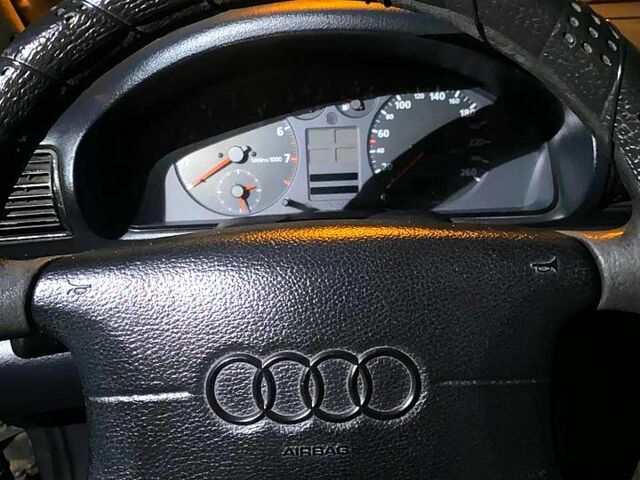 Серый Ауди А4, объемом двигателя 1.6 л и пробегом 440 тыс. км за 2650 $, фото 1 на Automoto.ua