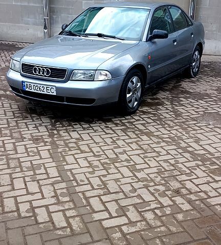 Серый Ауди А4, объемом двигателя 1.8 л и пробегом 0 тыс. км за 3250 $, фото 1 на Automoto.ua