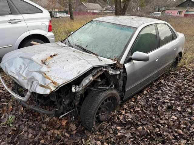 Сірий Ауді А4, об'ємом двигуна 1.8 л та пробігом 300 тис. км за 500 $, фото 1 на Automoto.ua