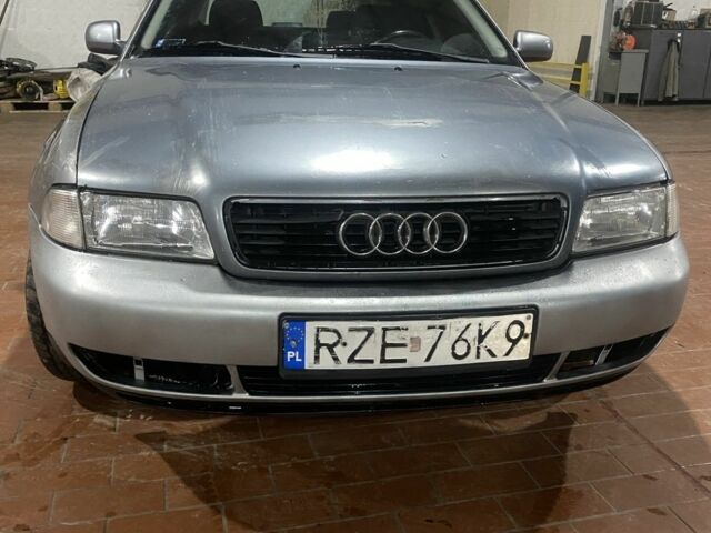 Серый Ауди А4, объемом двигателя 1.6 л и пробегом 260 тыс. км за 1400 $, фото 1 на Automoto.ua