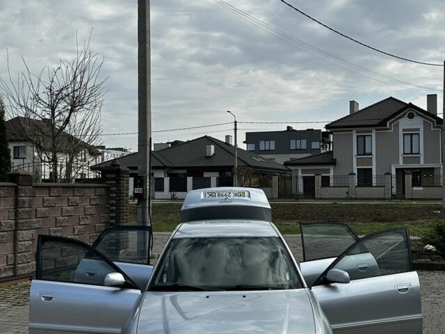 Сірий Ауді А4, об'ємом двигуна 1.8 л та пробігом 300 тис. км за 2200 $, фото 1 на Automoto.ua