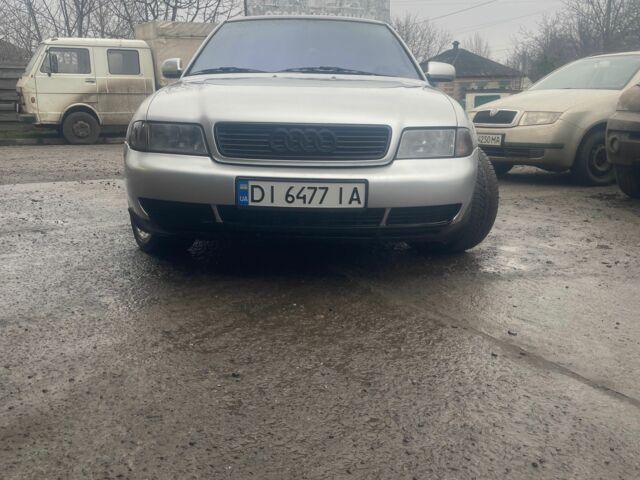 Сірий Ауді А4, об'ємом двигуна 1.8 л та пробігом 367 тис. км за 3000 $, фото 1 на Automoto.ua