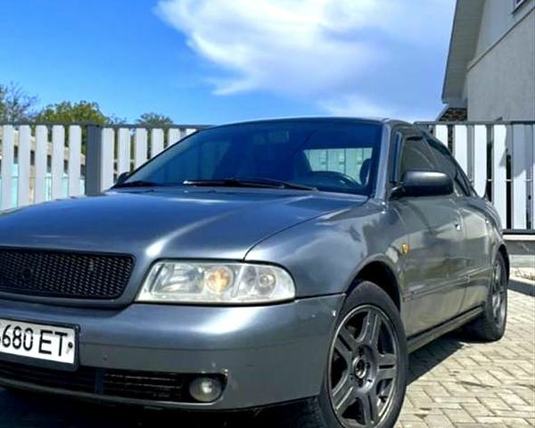Серый Ауди А4, объемом двигателя 1.9 л и пробегом 0 тыс. км за 3000 $, фото 1 на Automoto.ua