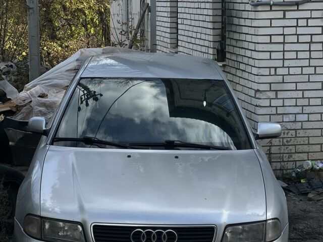 Сірий Ауді А4, об'ємом двигуна 2.4 л та пробігом 250 тис. км за 4200 $, фото 1 на Automoto.ua