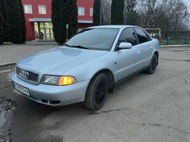 Сірий Ауді А4, об'ємом двигуна 1.6 л та пробігом 211 тис. км за 2950 $, фото 1 на Automoto.ua