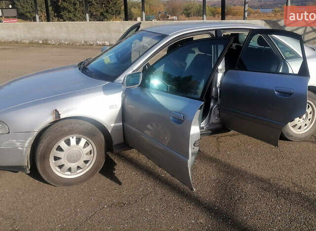 Ауді А4 1999 у Бурштыне на Automoto.ua Сірий Ауді А4, об'ємом двигуна 1.8 л та пробігом 310 тис. км за 2900 $, фото 1 на Automoto.ua