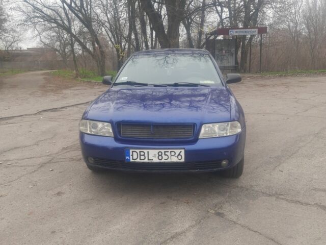 Серый Ауди А4, объемом двигателя 1.9 л и пробегом 500 тыс. км за 1800 $, фото 1 на Automoto.ua