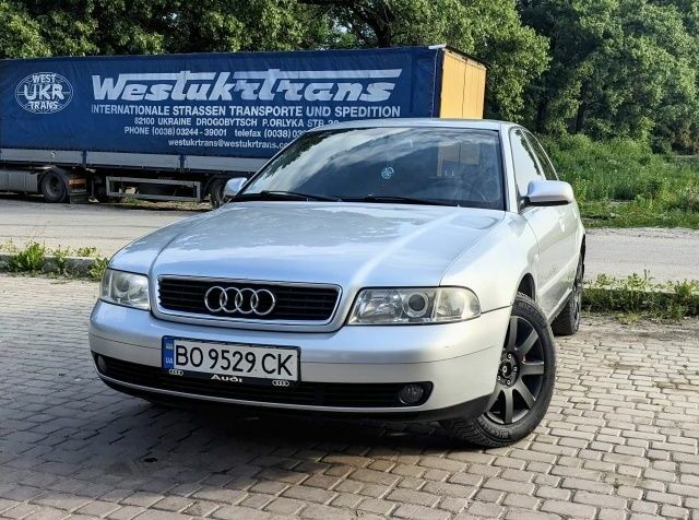 Серый Ауди А4, объемом двигателя 1.6 л и пробегом 360 тыс. км за 3999 $, фото 1 на Automoto.ua