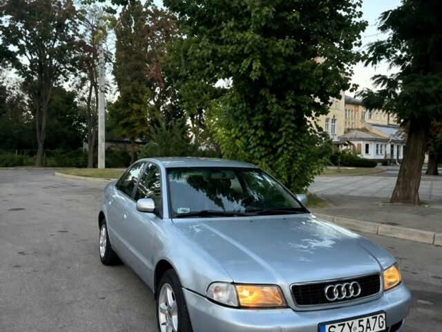 Сірий Ауді А4, об'ємом двигуна 1.9 л та пробігом 300 тис. км за 1905 $, фото 1 на Automoto.ua