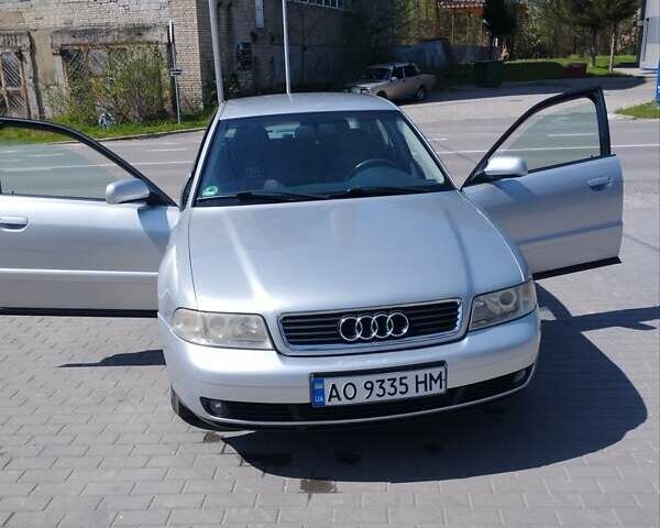 Серый Ауди А4, объемом двигателя 1.6 л и пробегом 270 тыс. км за 3700 $, фото 1 на Automoto.ua