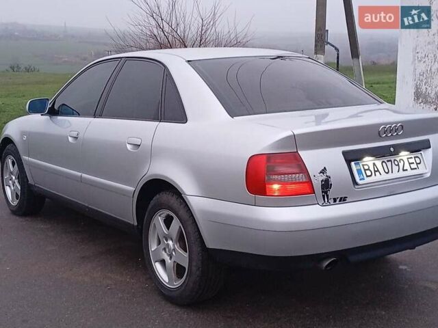 Сірий Ауді А4, об'ємом двигуна 1.6 л та пробігом 225 тис. км за 3000 $, фото 1 на Automoto.ua