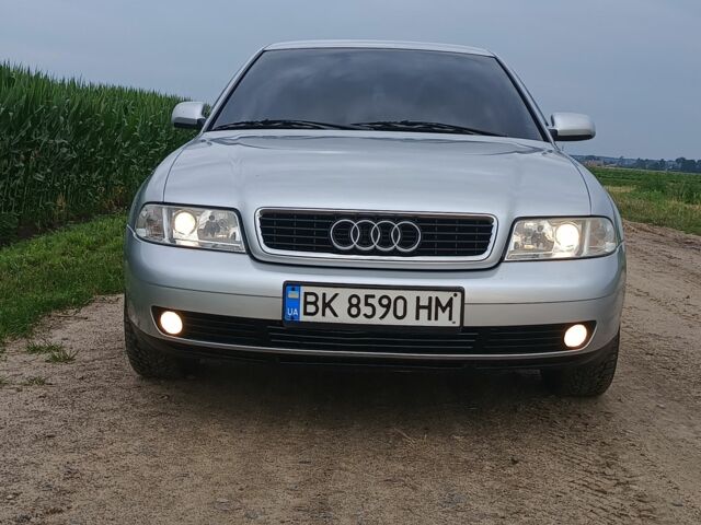 Серый Ауди А4, объемом двигателя 1.6 л и пробегом 209 тыс. км за 4400 $, фото 1 на Automoto.ua