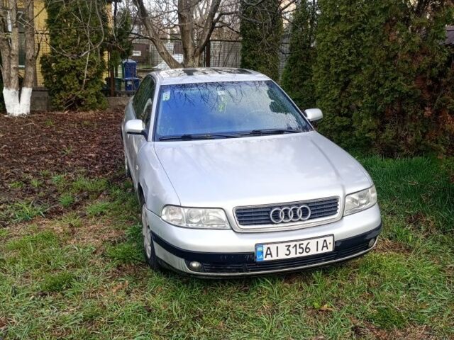 Серый Ауди А4, объемом двигателя 1.8 л и пробегом 300 тыс. км за 3000 $, фото 1 на Automoto.ua