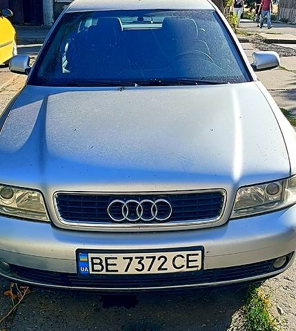 Серый Ауди А4, объемом двигателя 2.5 л и пробегом 350 тыс. км за 4000 $, фото 1 на Automoto.ua