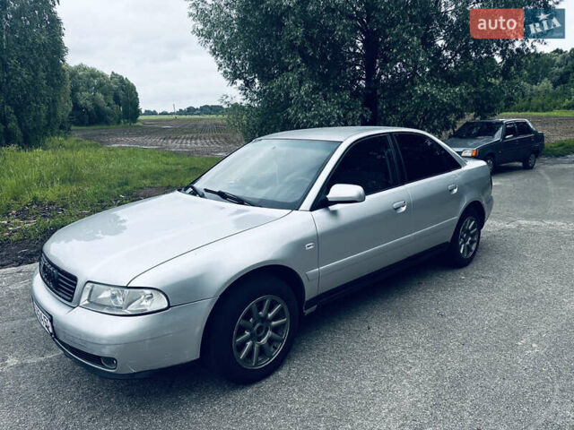 Сірий Ауді А4, об'ємом двигуна 1.8 л та пробігом 400 тис. км за 4000 $, фото 1 на Automoto.ua